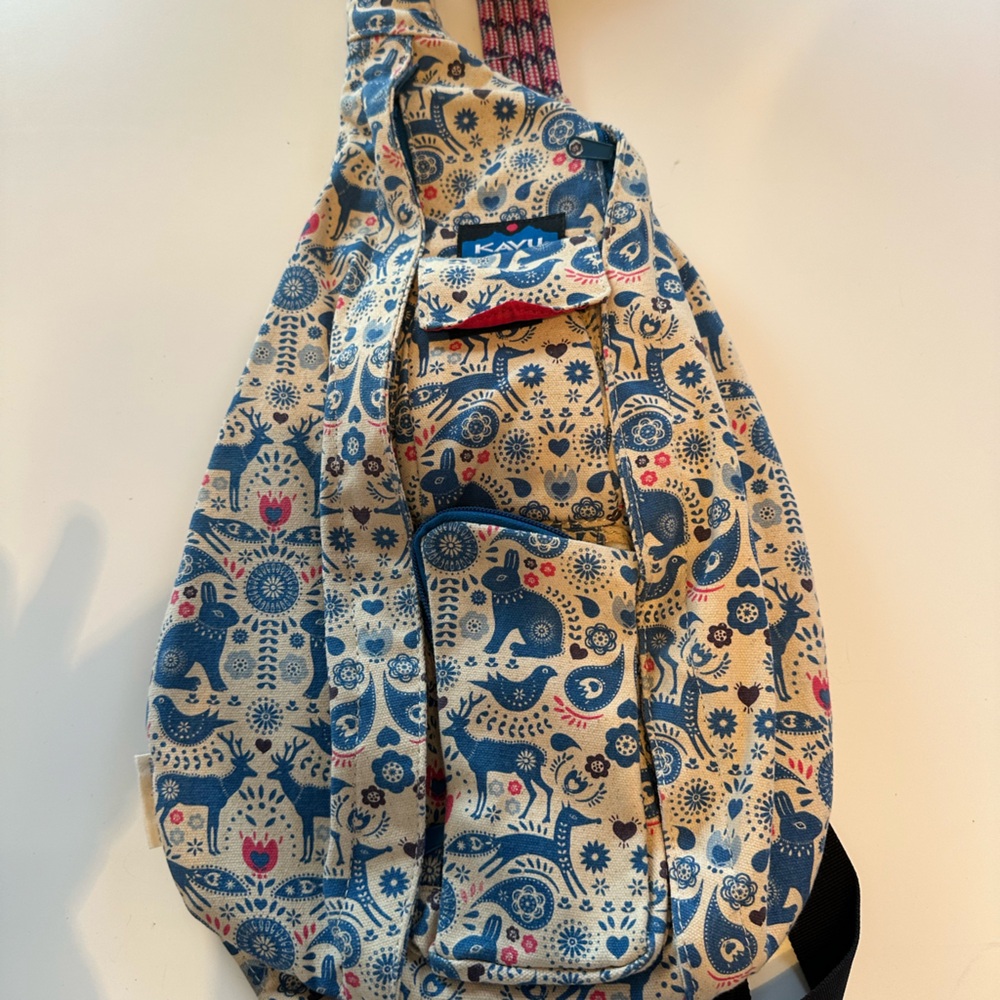 Kavu Rope Sling Critter Tale Cozy Critters Patterned Sling Bag